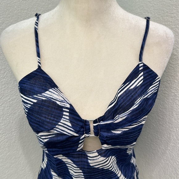 Banana Republic spaghetti strap, printed peep hole blouse Size 14 - Picture 3 of 9